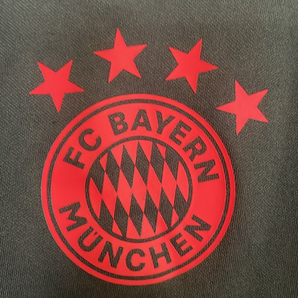 3️⃣ for 1️⃣5️⃣ Adidas - 2018 Bayern Munich - Kids Jersey - Picture 3 of 5